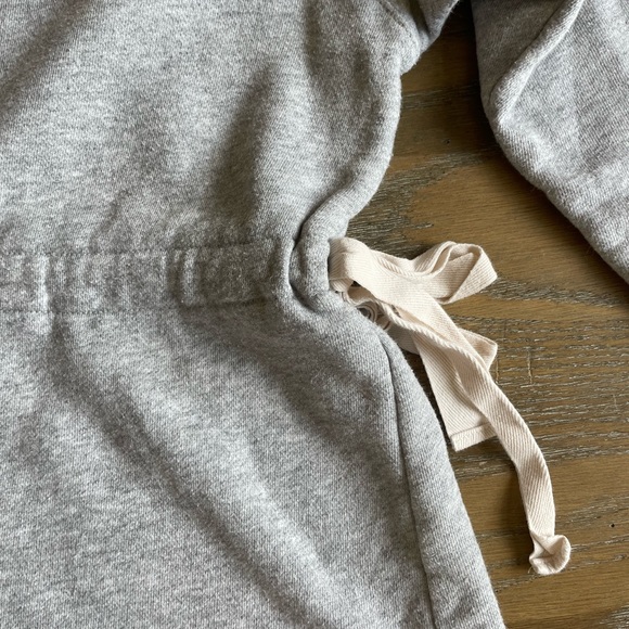 Athleta cinch waist gray sweater with tan ties size small - Picture 4 of 6